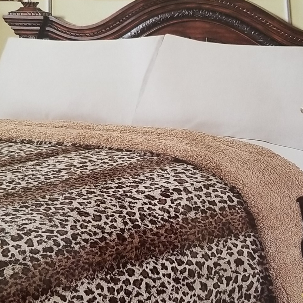 NEW! Luxe Faux Fur Leopard Queen Size Blanket Throw 3 Piece Set